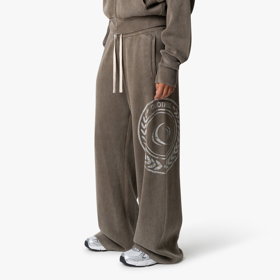EMBLEM JOGGING PANTS | WASHED BROWN