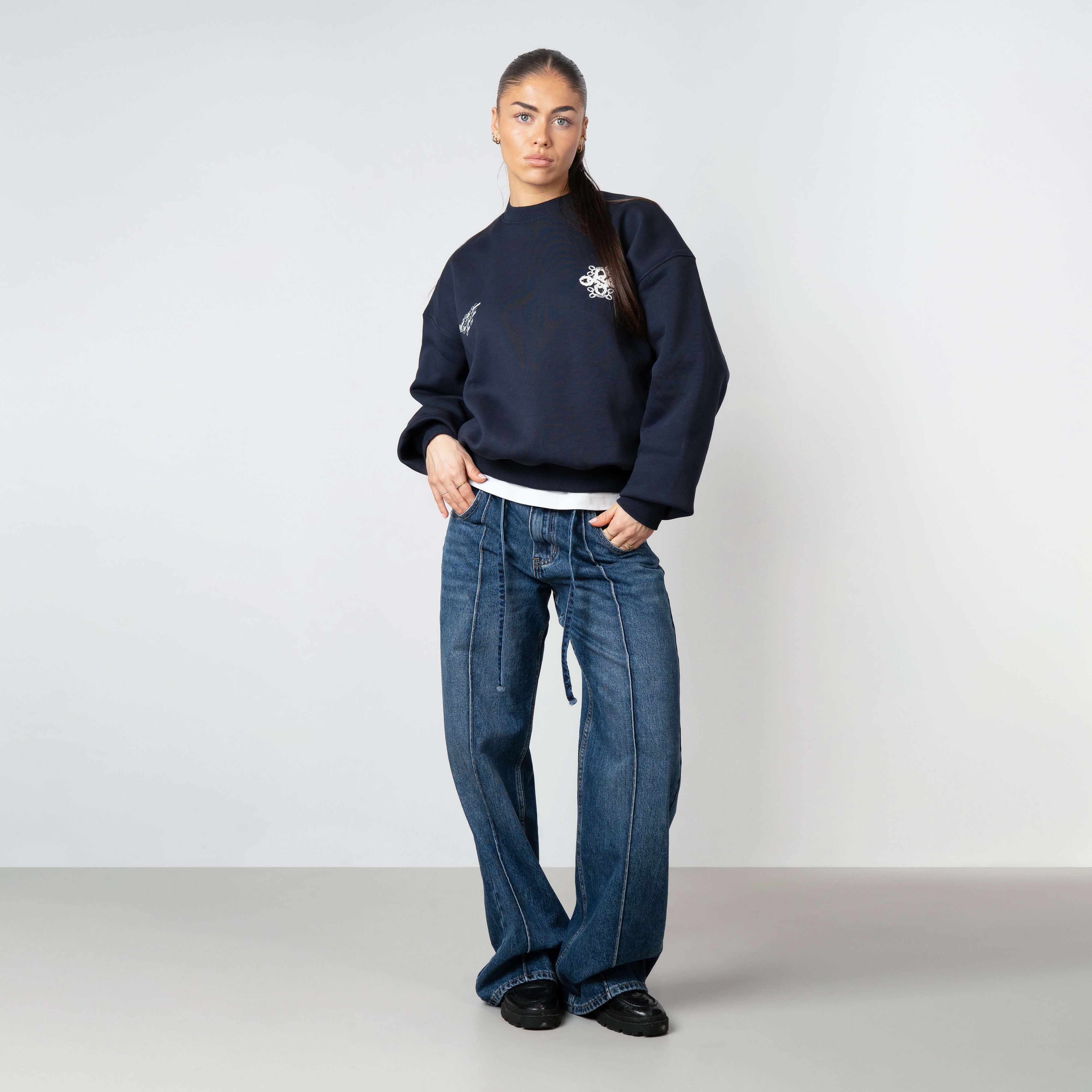 Model is 168 cm and wears size XS
