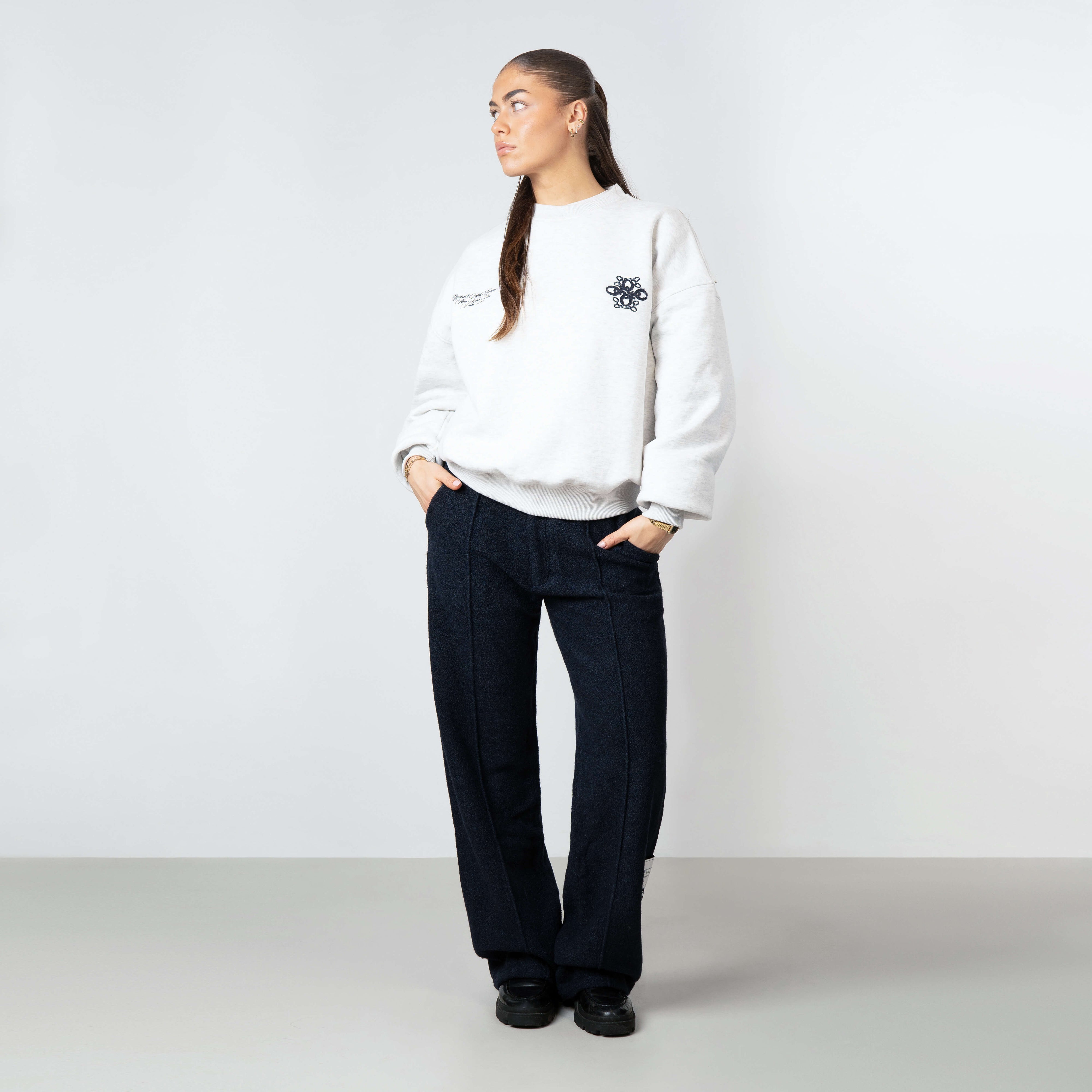 Model is 168 cm and wears size XS
