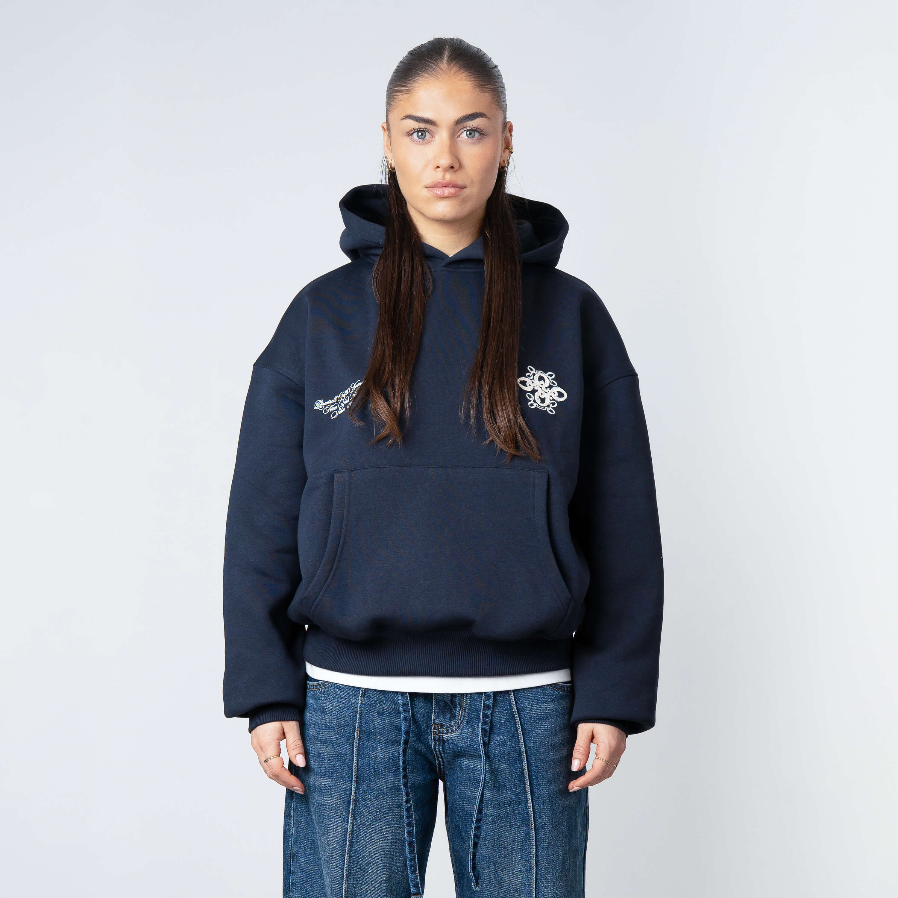 Model is 168 cm and wears size XS
