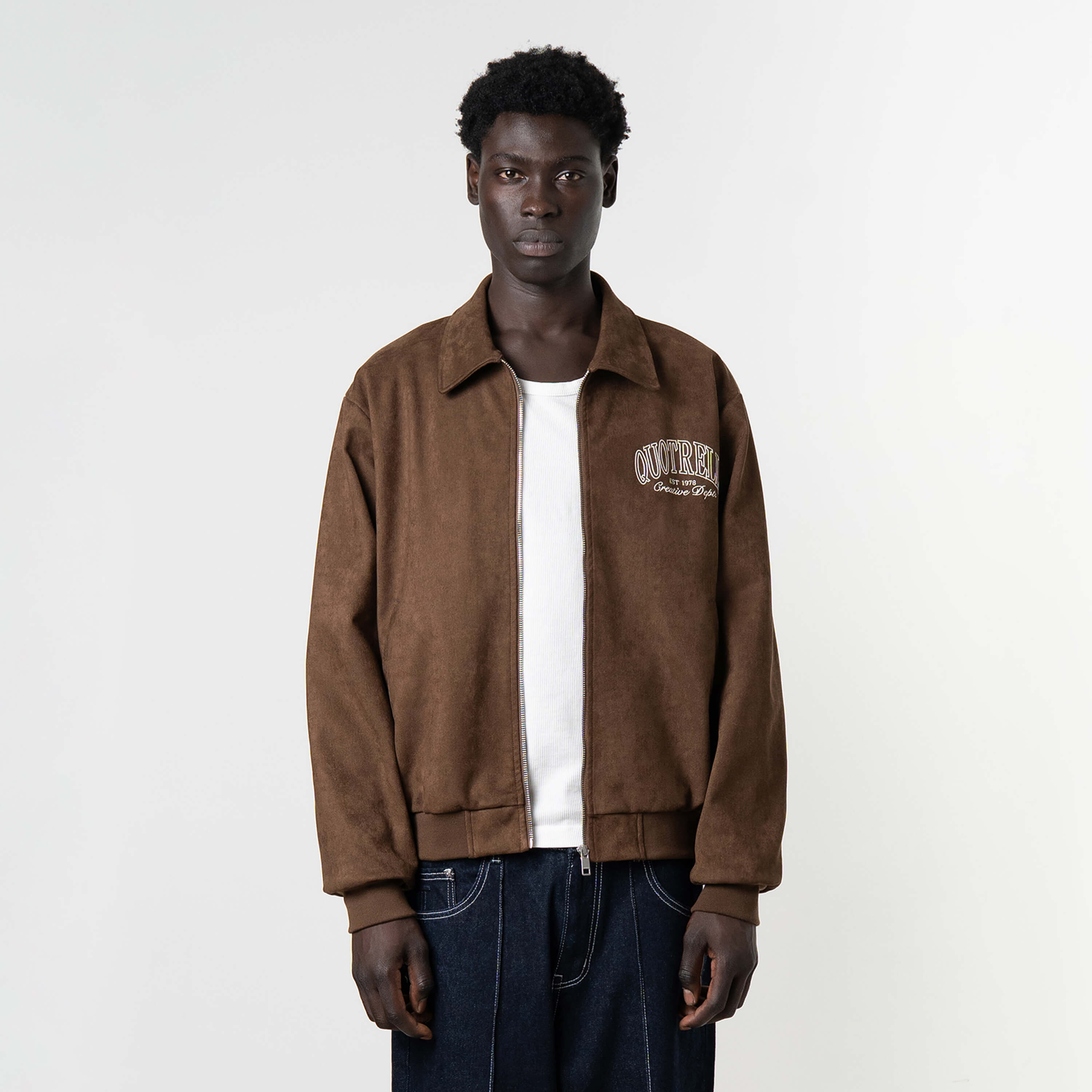 Model is 189 cm, 74 kg, and wears size M

