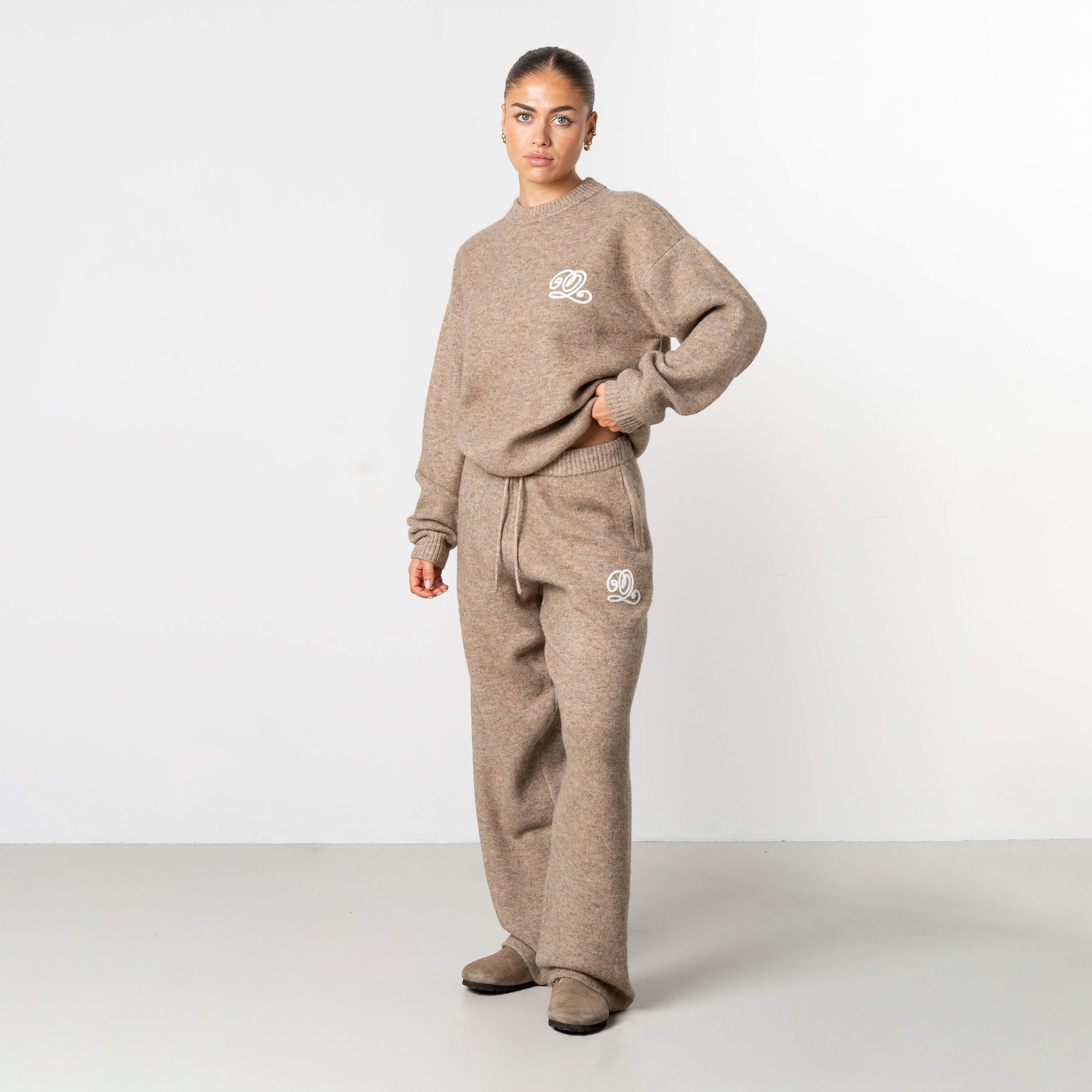 Model is 168 cm and wears size S
