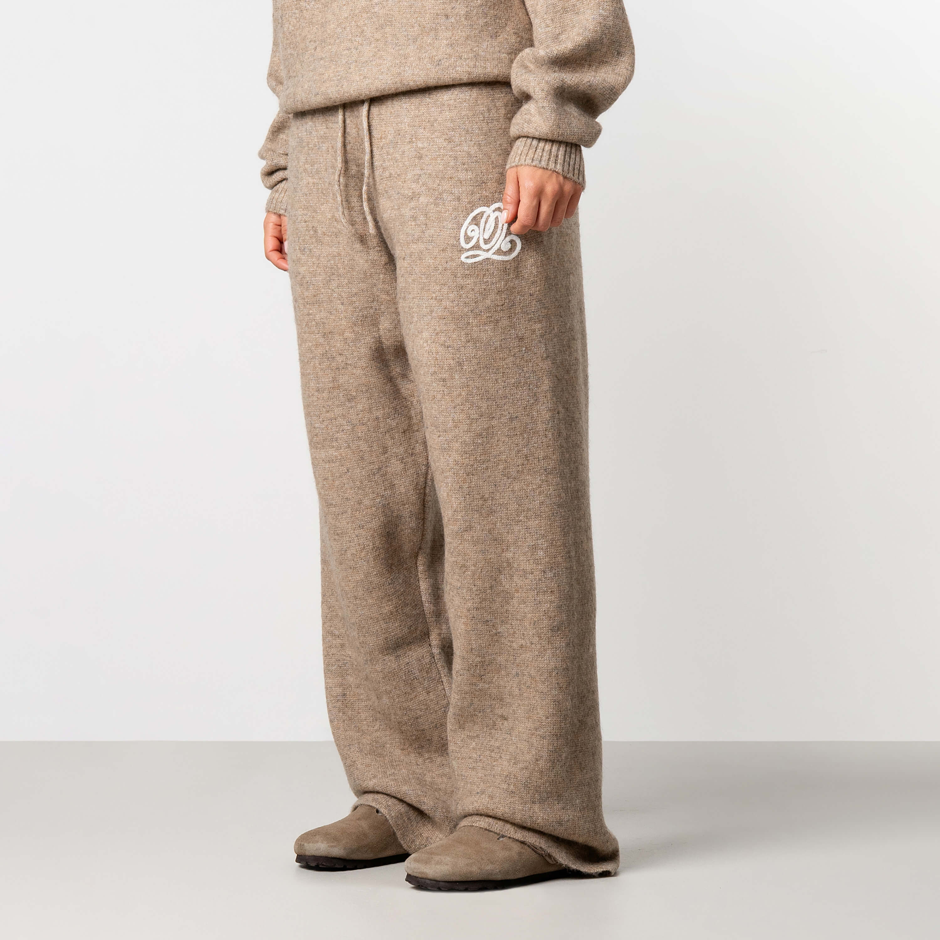 Model is 168 cm and wears size S
