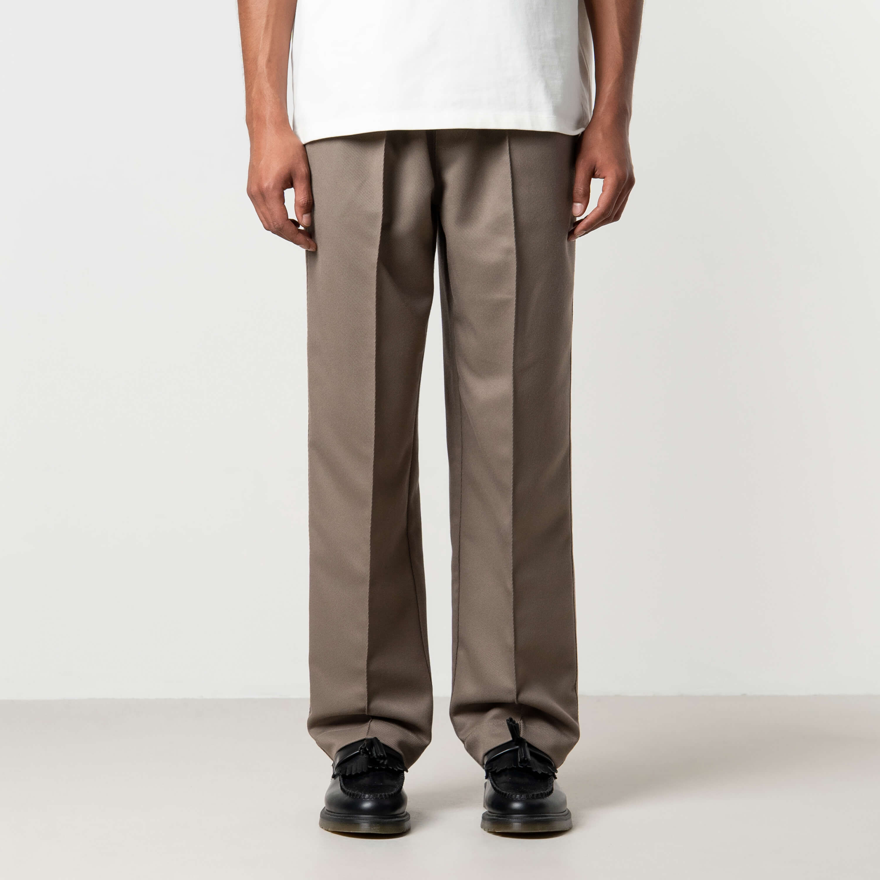 Model is 184 cm, 70 kg, and wears size M