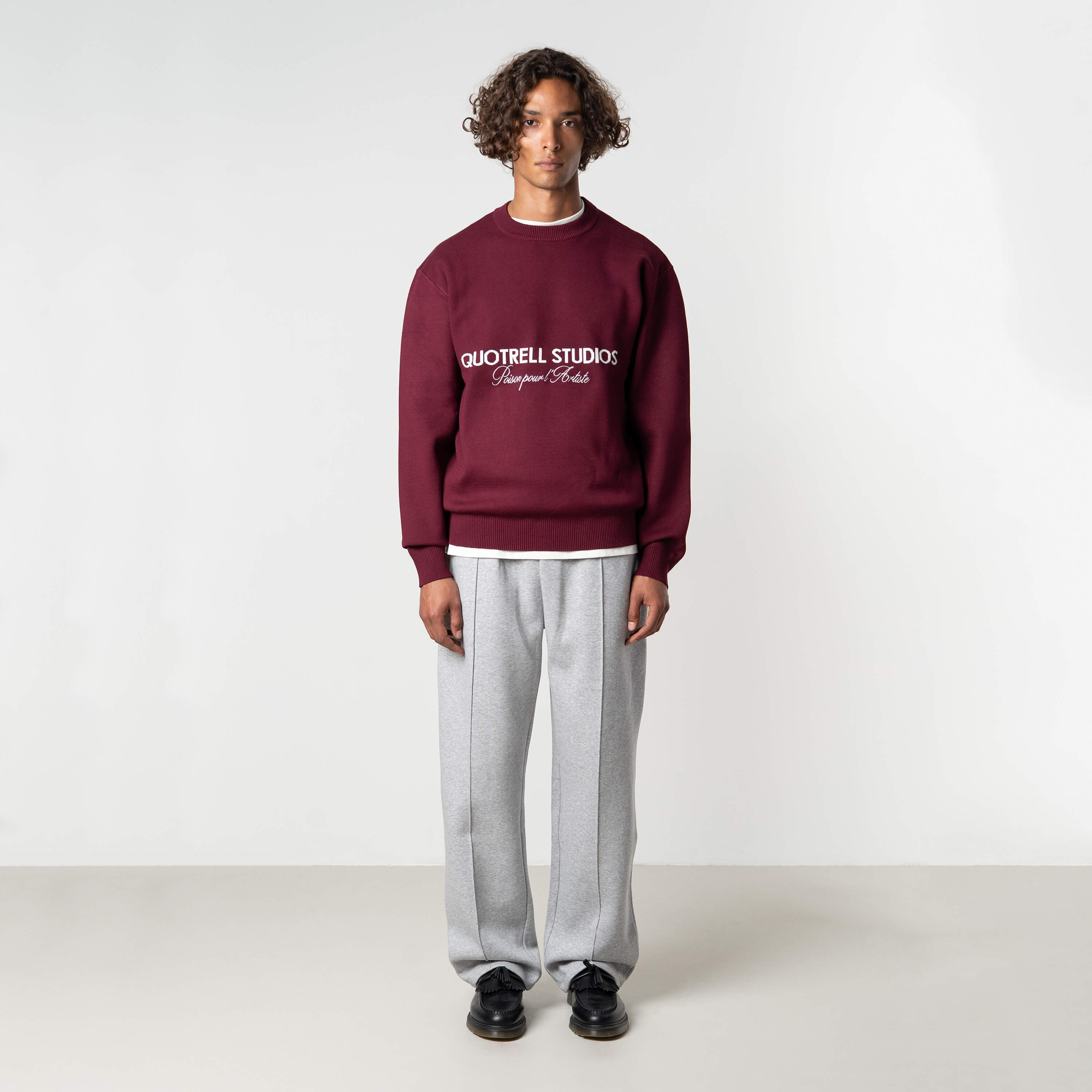 Model is 184 cm, 70 kg, and wears size M
