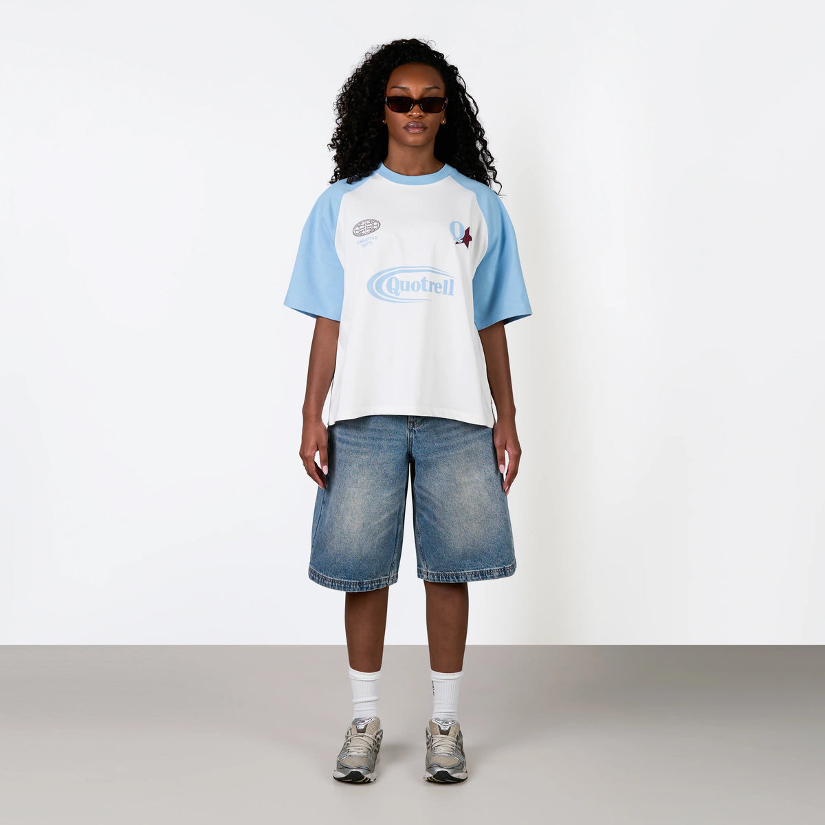 Emilio Boxy Tee in white and light blue