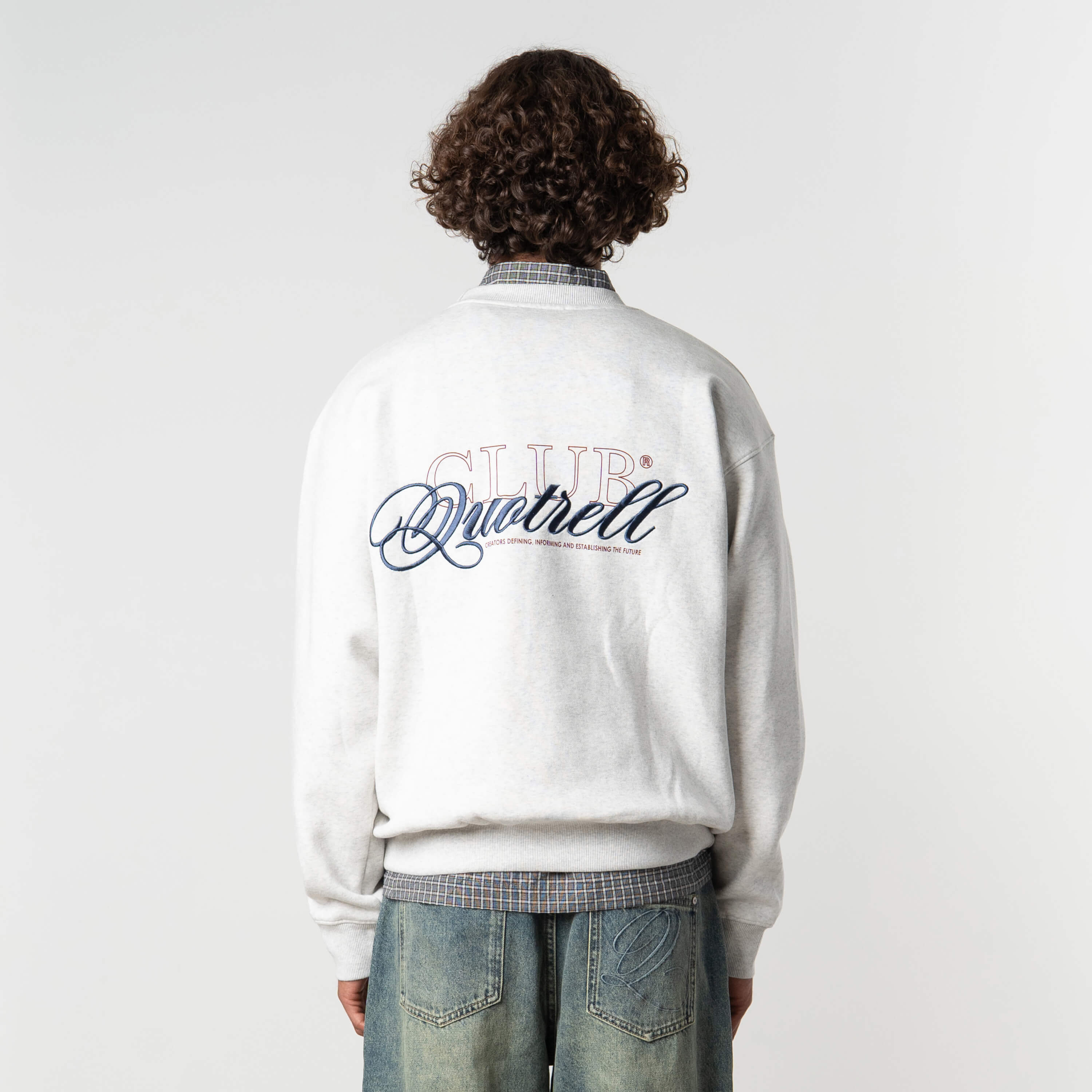 Model is 184 cm, 70 kg, and wears size M
