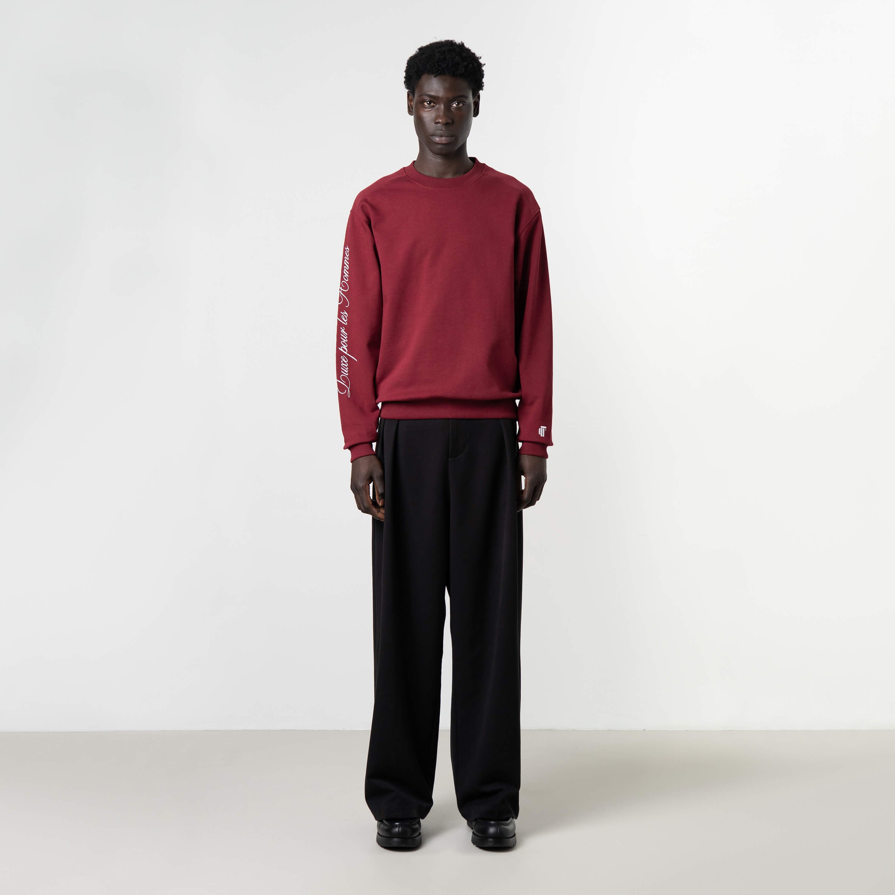 Model is 189 cm, 74 kg, and wears size M
