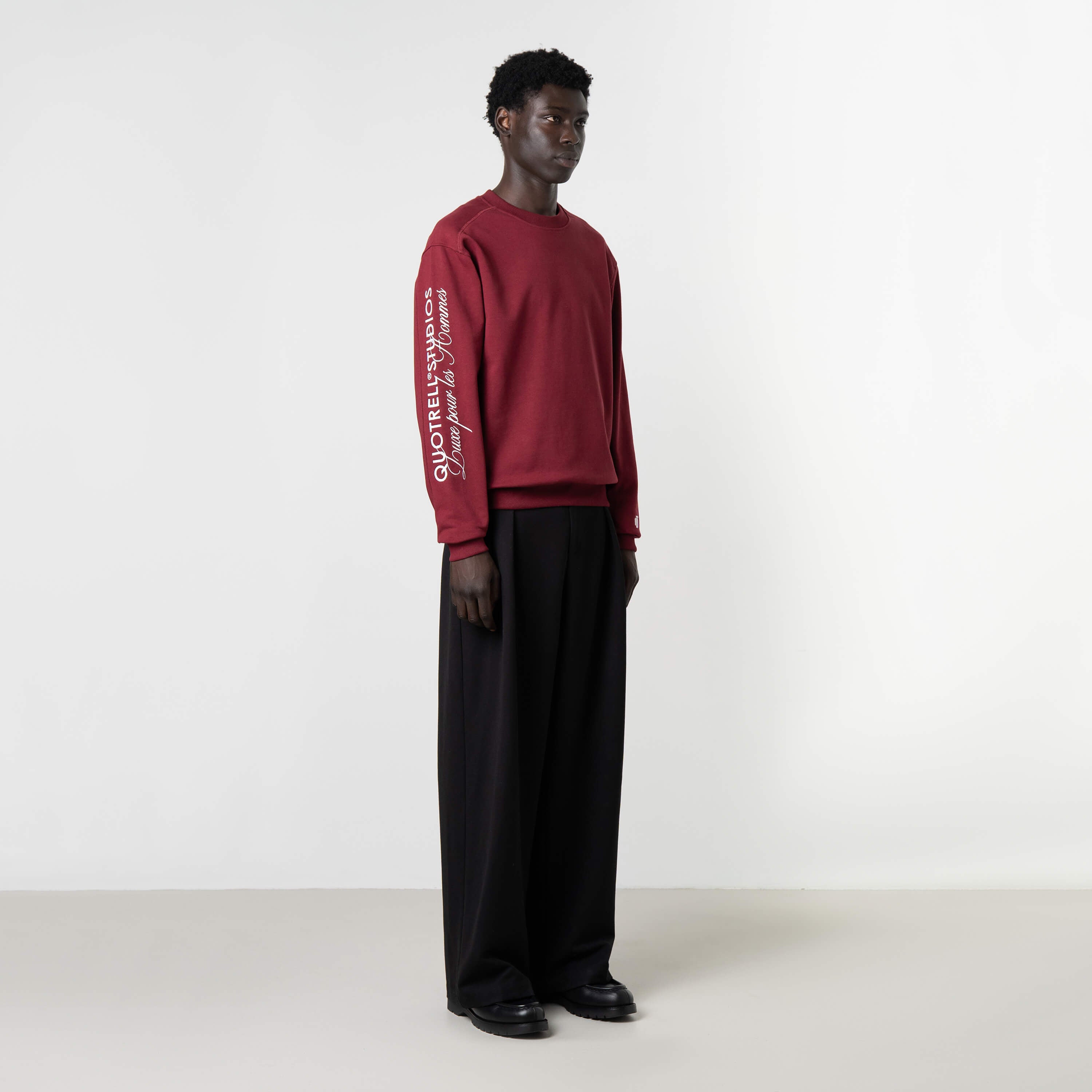 Model is 189 cm, 74 kg, and wears size M
