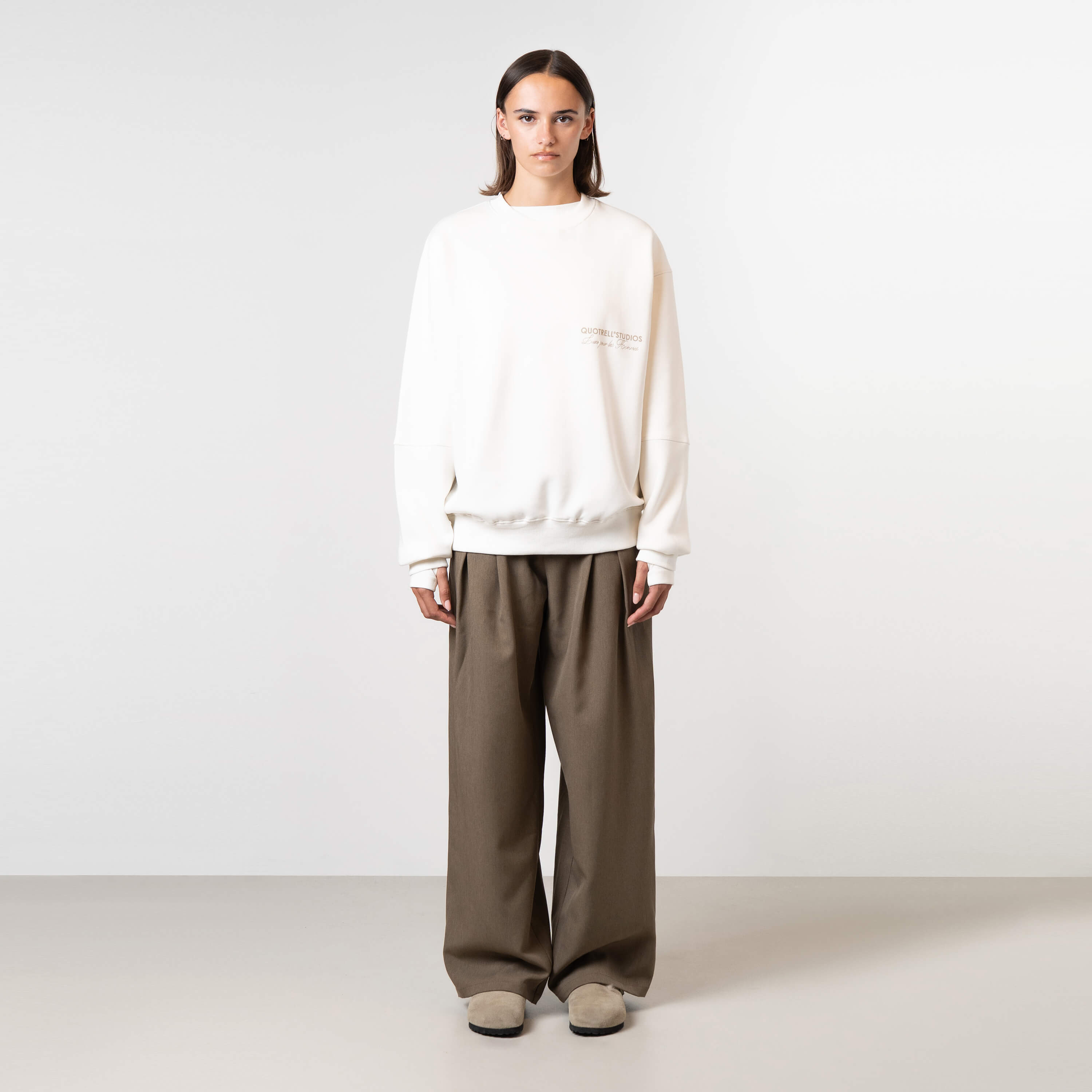 Model is 175 cm and wears size S
