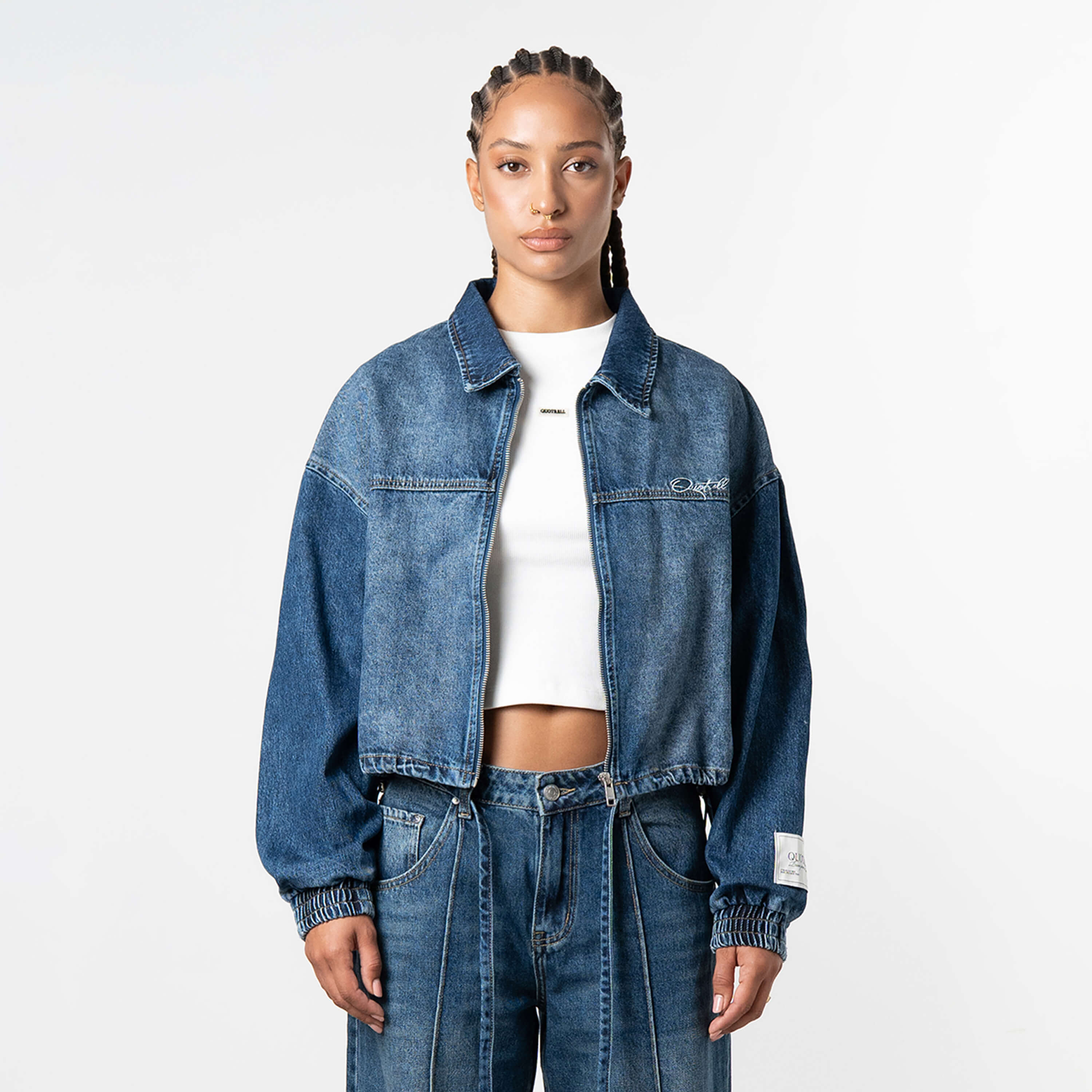 Model is 172 cm and wears size S
