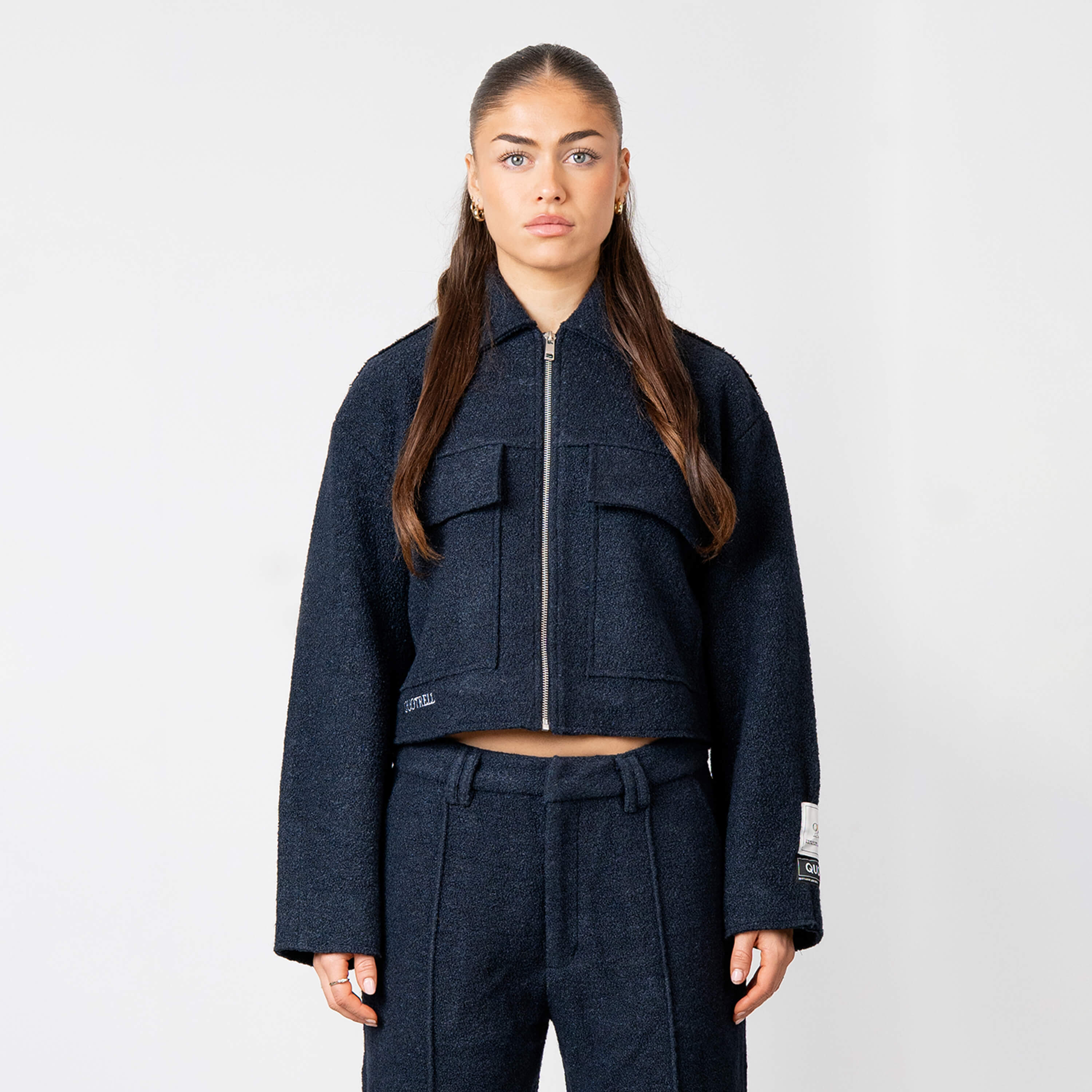 Model is 168 cm and wears size S
