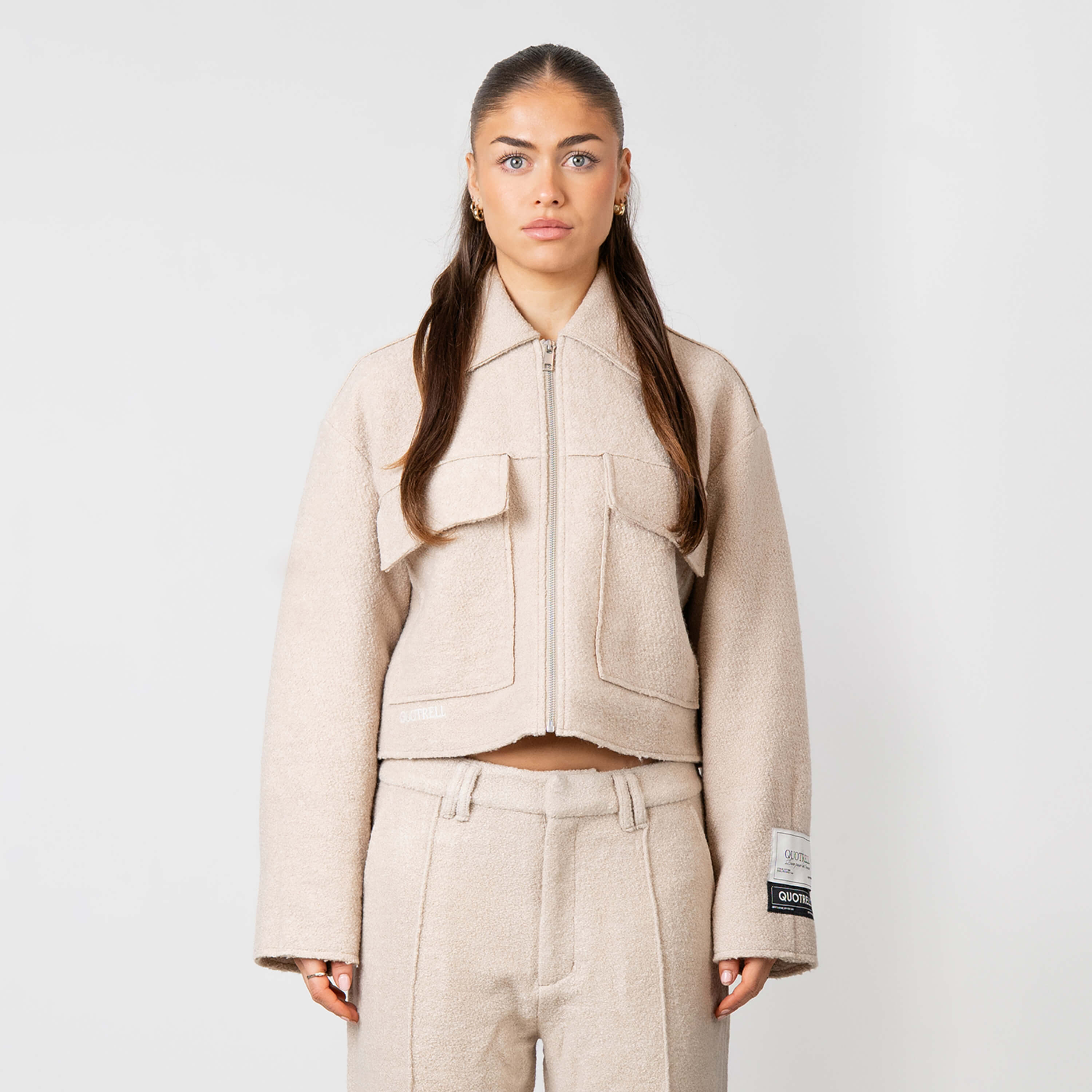 Model is 168 cm and wears size S
