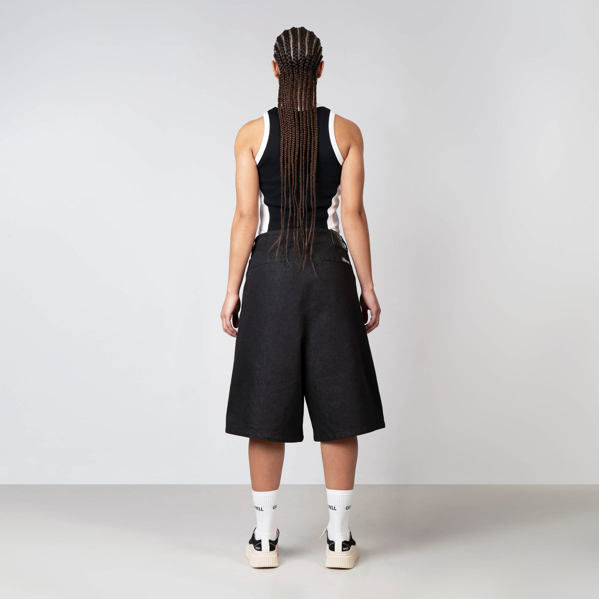 Noa Top in black and white
