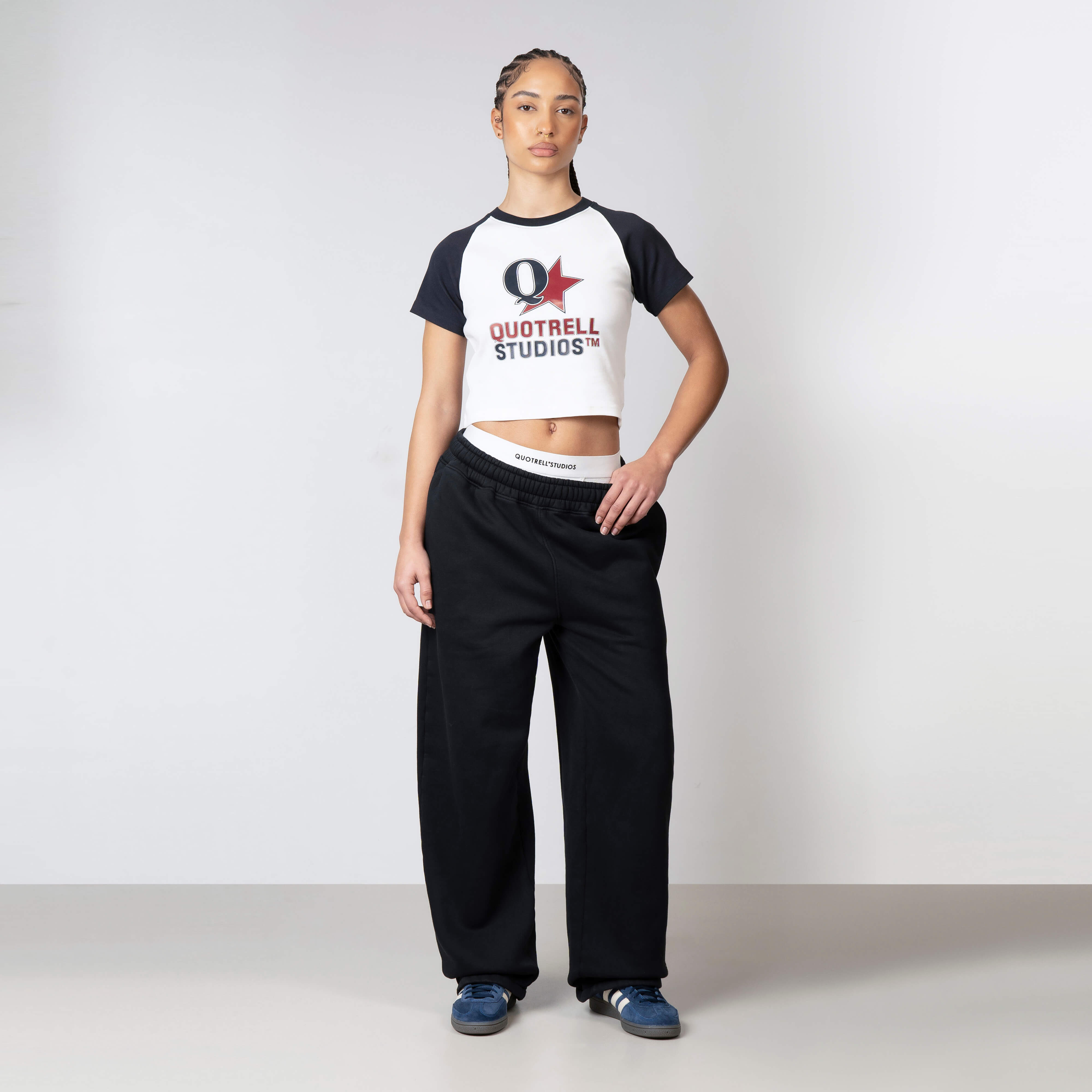 Model is 172 cm and wears size S
