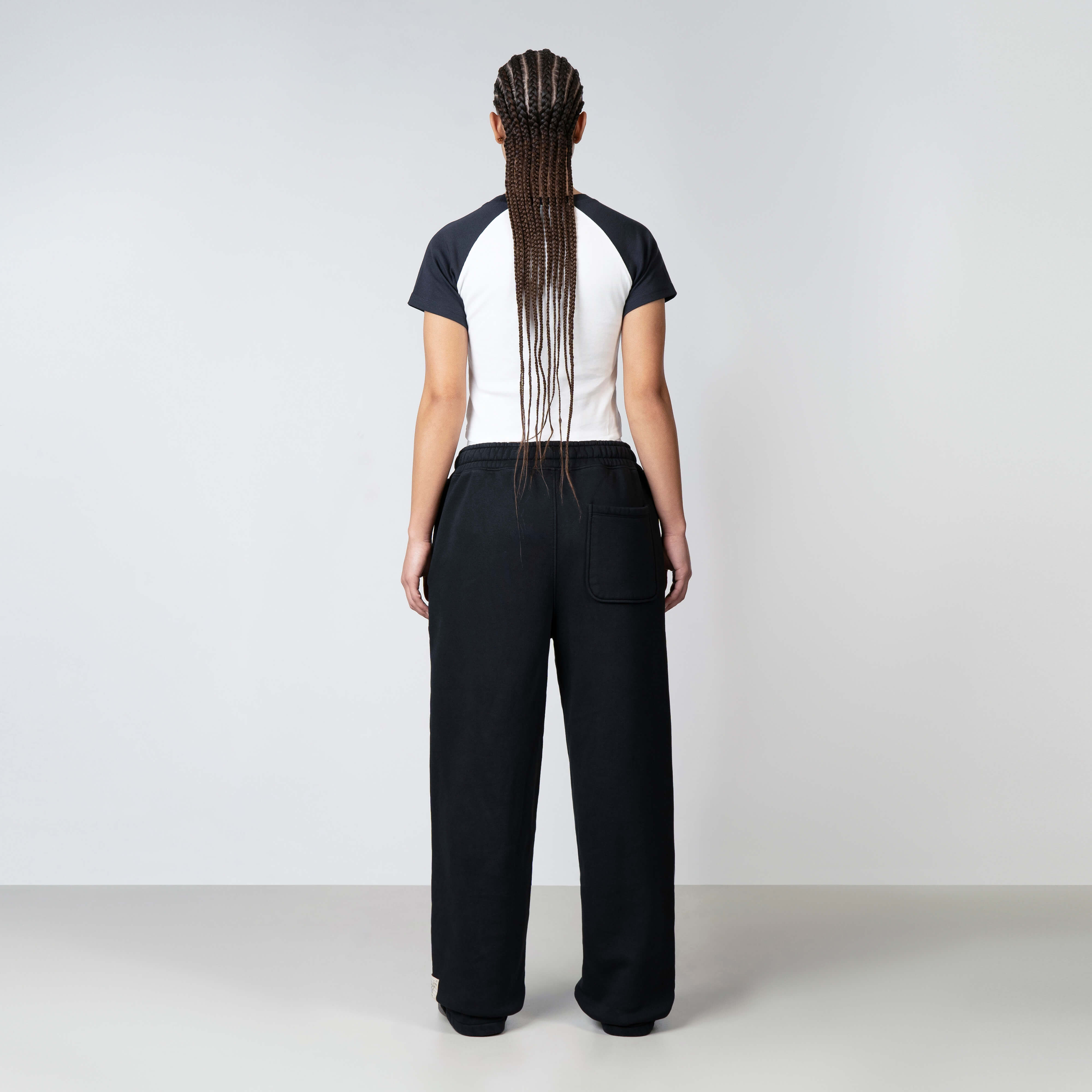 Model is 172 cm and wears size S
