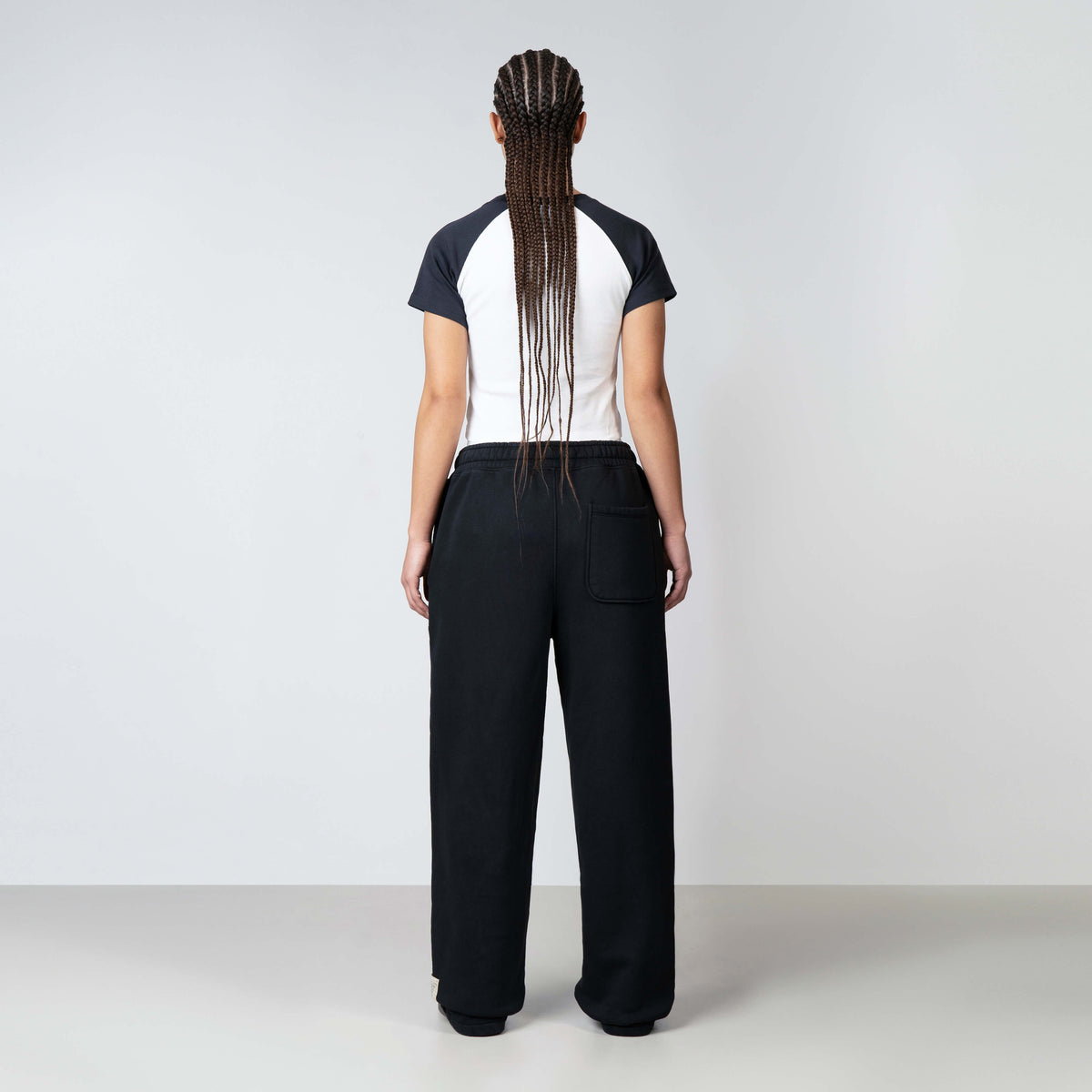 Model is 172 cm and wears size S
