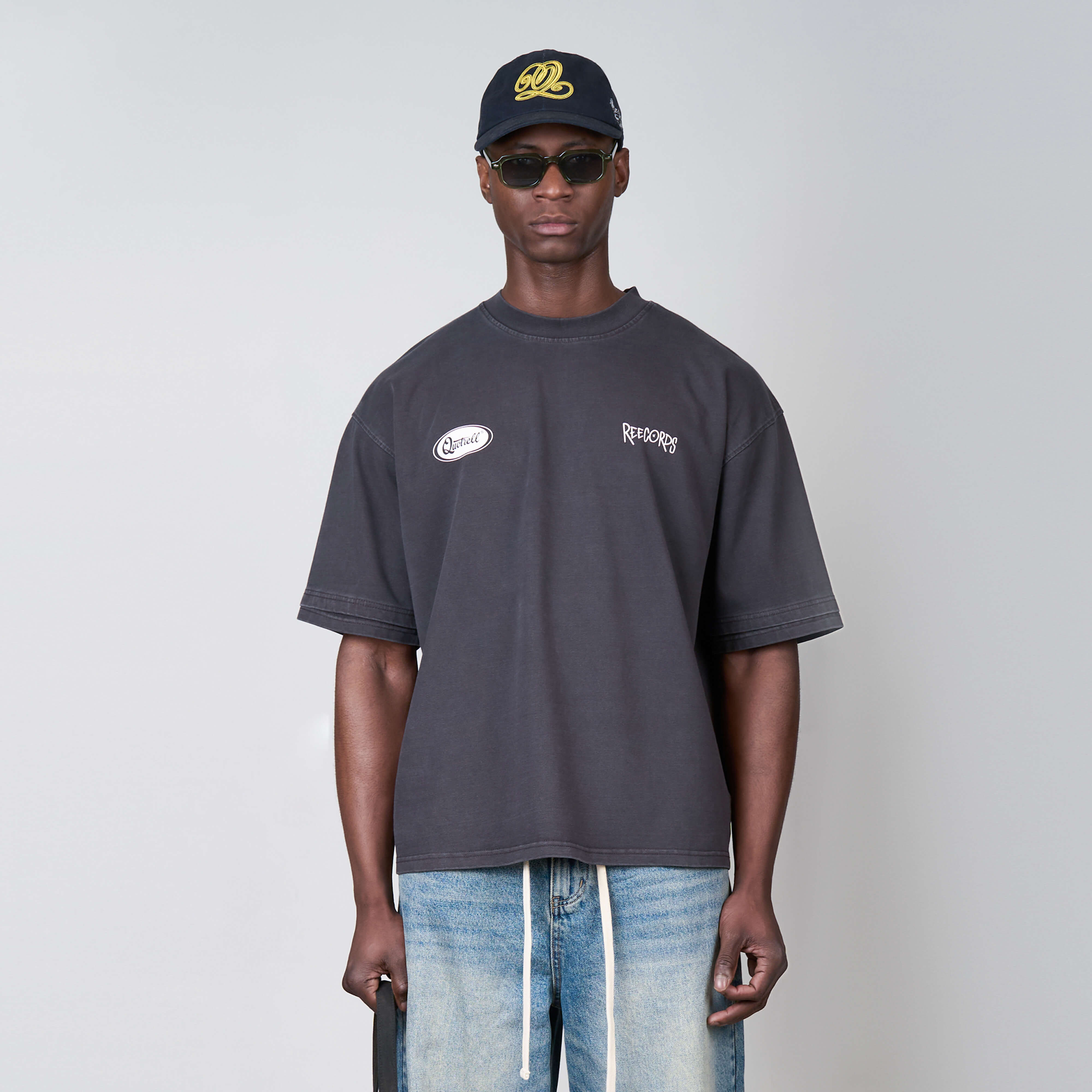 Model is 188 cm, 74 kg, and wears size L
