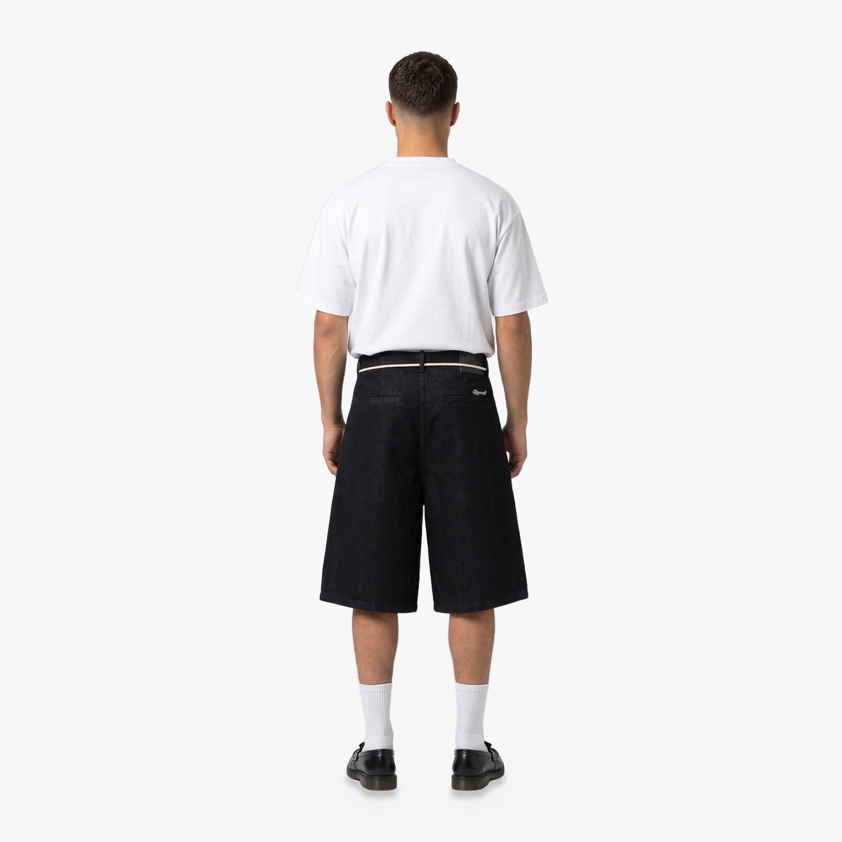 Riot Short in black